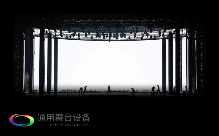 視覺屏幕為主、條狀LED屏幕、燈光設(shè)備及舞臺(tái)幕布詮釋當(dāng)下舞臺(tái)設(shè)計(jì)潮流