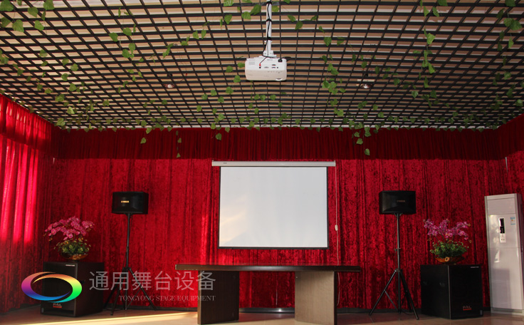 提升舞臺演出效果！舞臺幕布顏色搭配常用色——紅、黃、墨綠三原色