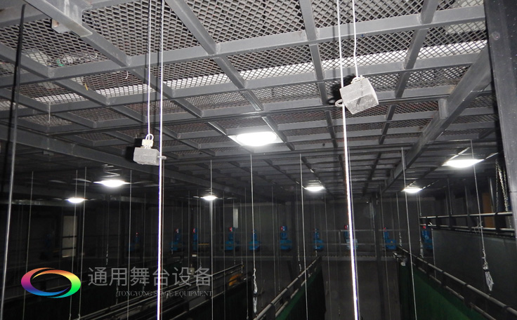 電動吊桿裝置升降速度、撓度、噪聲、定位精度及負荷試驗測試方法