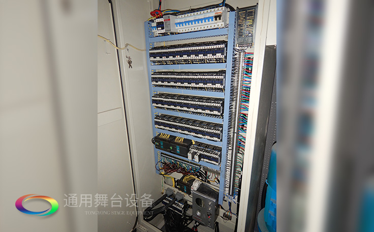 舞臺吊桿、繩索、舞臺臺上下機械及系統(tǒng)等維護檢修