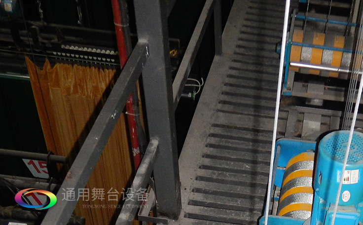 詳談舞臺吊桿（包括手動單（復(fù)）式、電動吊桿機(jī)、數(shù)字舞臺吊桿控制系統(tǒng)）的安全使用及維護(hù)