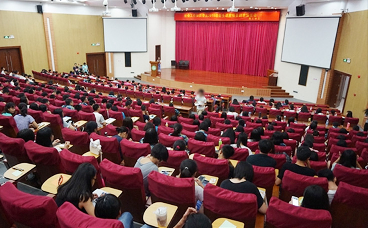 靚爆鏡的廣科院松山湖新校區(qū)多功能報告廳！報告廳舞臺機械及舞臺吊桿等建設(shè)項目由通用舞臺承建