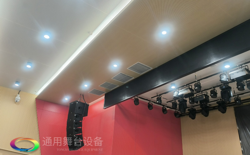 高顏值+實(shí)力派！通用舞臺(tái)吊桿成功打造某中學(xué)智慧化多功能報(bào)告廳項(xiàng)目