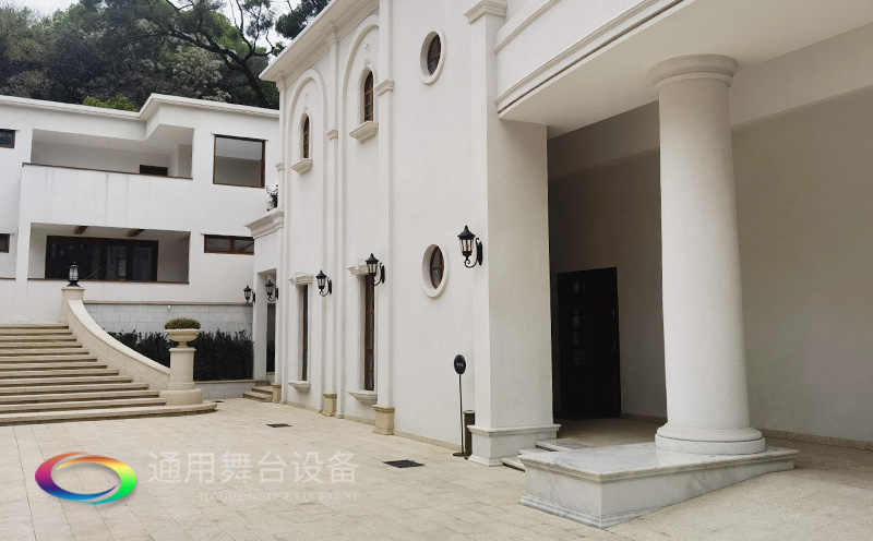 泰州通用舞臺(tái)設(shè)備、舞臺(tái)吊桿幕布承建廣州南方劇院舞臺(tái)項(xiàng)目